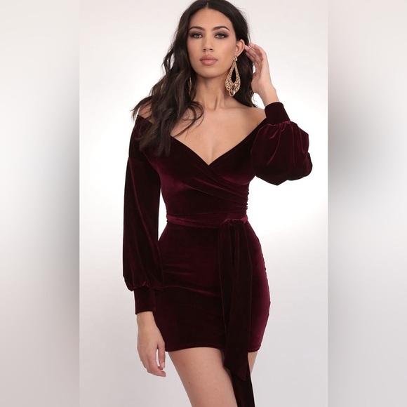 Lucy In The Sky Off The Shoulder Wine Red Velvet Mini Dress Women’s Size Medium - Picture 1 of 5